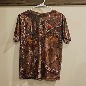 Under armour boys shirt